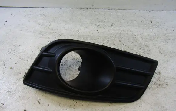 Suzuki SX4 Front bumper lower grill 7175255L0