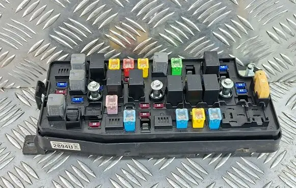 Opel Antara Fuse box set 95202894