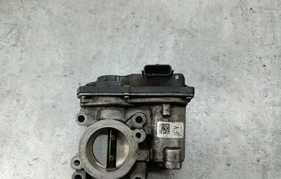 Renault Megane III Throttle body valve 161206038R