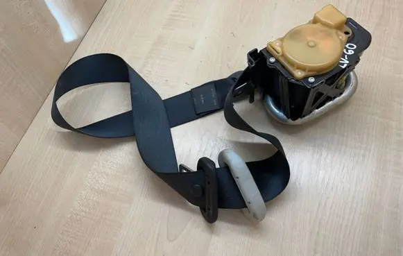 Nissan Note (E11) Front seatbelt 86885BH00A 045519 306018710