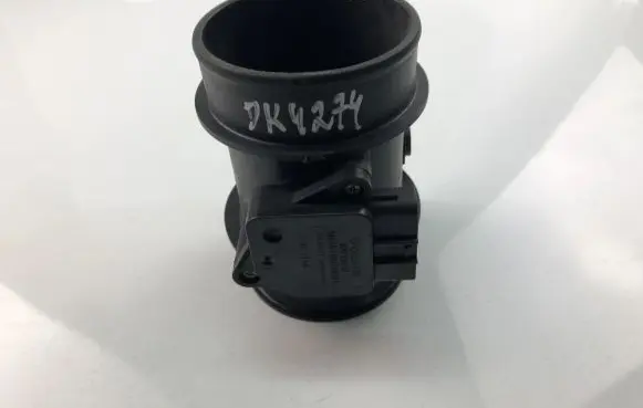 Volvo S60 Mass air flow meter 30713512