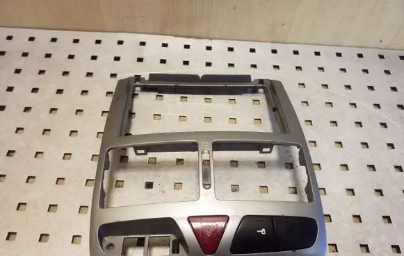 Peugeot 307 Climate control/heater control trim 9634505077