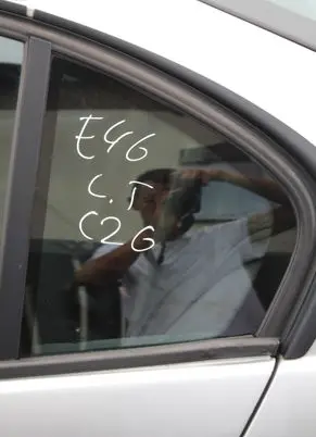 BMW 3 E46 Sliding door window/glass 