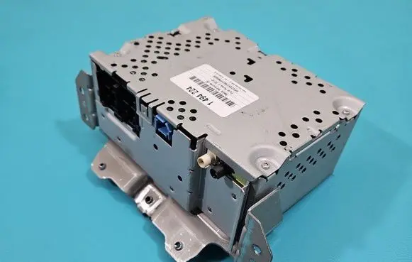 Ford Puma Radio/CD/DVD/GPS head unit M1BT-18K810-ZAA IMPRK1494224