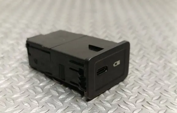 USB socket connector