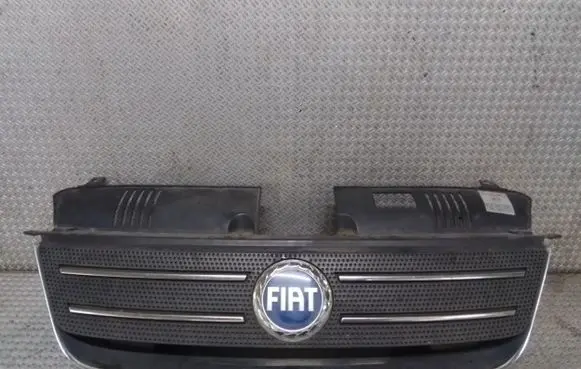 Fiat Idea Front bumper upper radiator grill 735357980