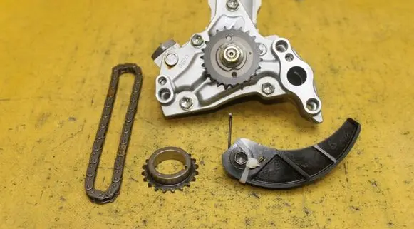 Toyota C-HR I Oil pump 