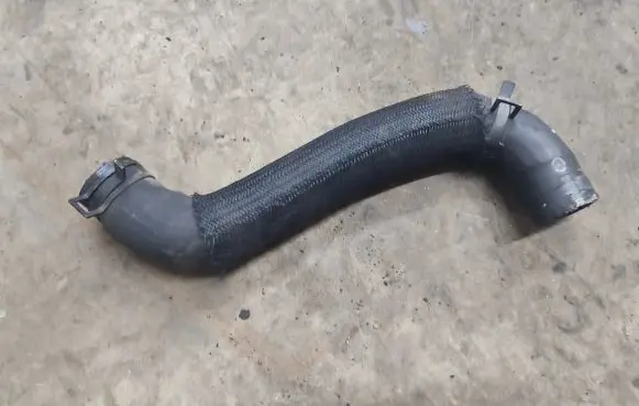 Toyota Avensis T250 Engine coolant pipe/hose