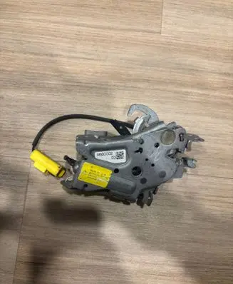 BMW X1 U11 Engine bonnet/hood lock/catch 9880002