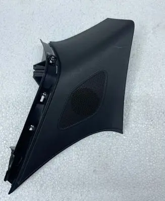Porsche Macan (95B) (D)pillar trim (top) 95B867246