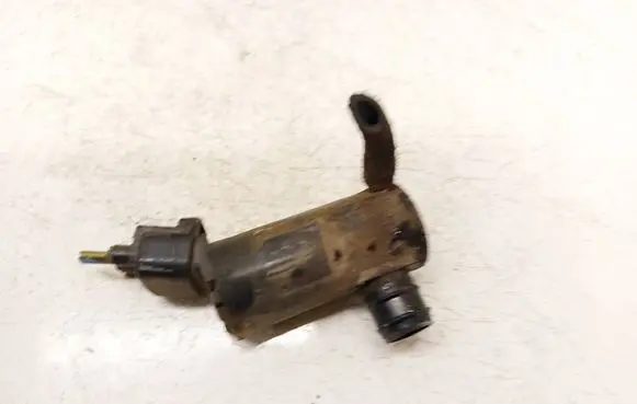 Toyota Avensis Verso Windscreen/windshield washer pump 8533033020