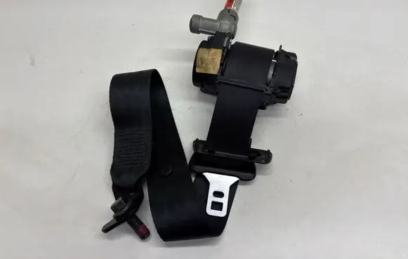 Volvo S60 Middle seatbelt (rear) 30738531