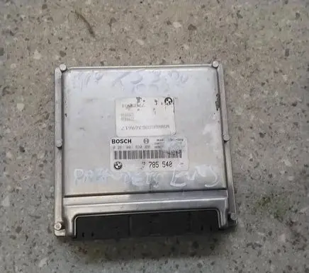 BMW 5 E39 Engine control unit/module 7785540 0281001830