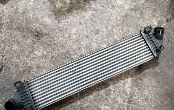 Ford Focus Intercooler radiator 8V619L440AC