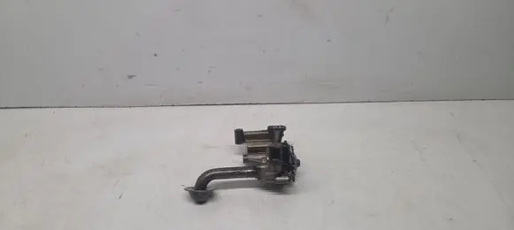 Volkswagen Touran I Oil pump 038115121A