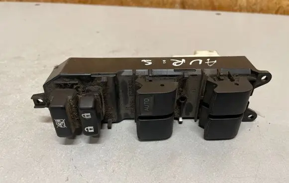 Toyota Auris 150 Electric window control switch 9231A79