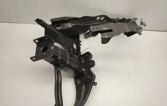 Mercedes-Benz CLS C219 Headlight/headlamp mounting bracket A2196200116
