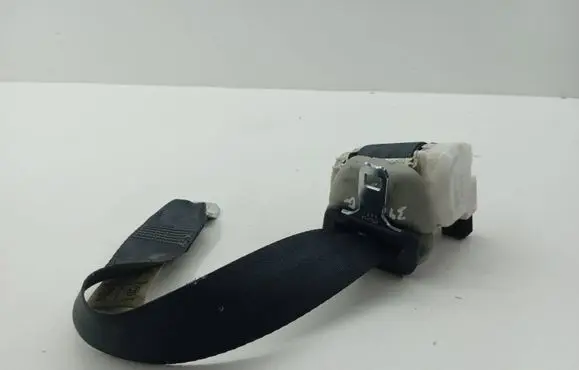 Toyota Corolla Verso AR10 Third row seat belt H073818