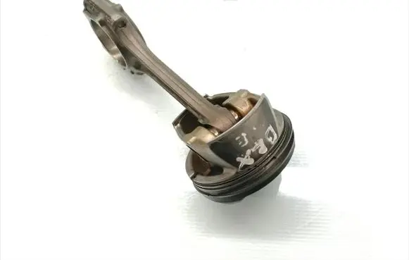 Audi A3 S3 8P Piston with connecting rod BLX