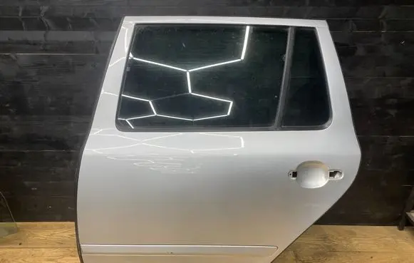 Skoda Octavia Mk2 (1Z) Rear door 