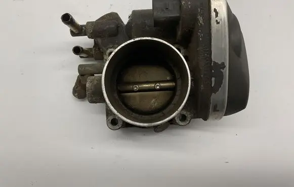Volkswagen Golf V Throttle valve A2C53093430 05221 06A133062AT