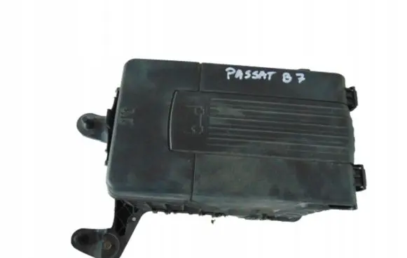 Volkswagen PASSAT B7 Battery box tray 1K0915333H