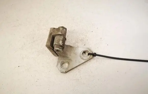 Volkswagen Jetta V Front door upper hinge