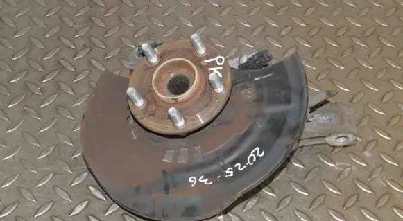 Toyota Prius (XW30) Front wheel hub