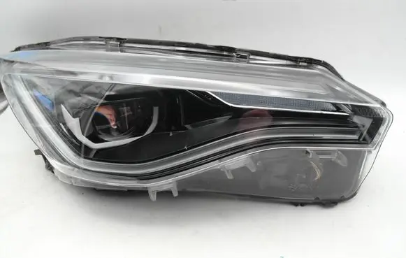Renault Zoe Headlight/headlamp 260102384R 1006E003