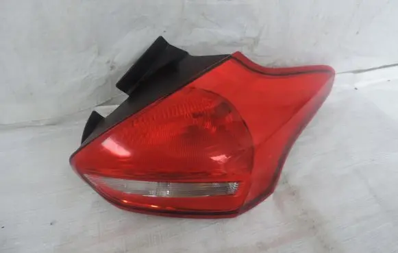Ford Focus Rear/tail lights F1EB13404BE