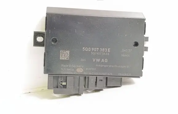 Volkswagen Golf VII Tow bar trailer control unit/module 5Q0907383E 5Q0907383B