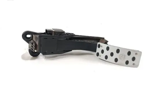 Mercedes-Benz ML W164 Accelerator throttle pedal A1643000004