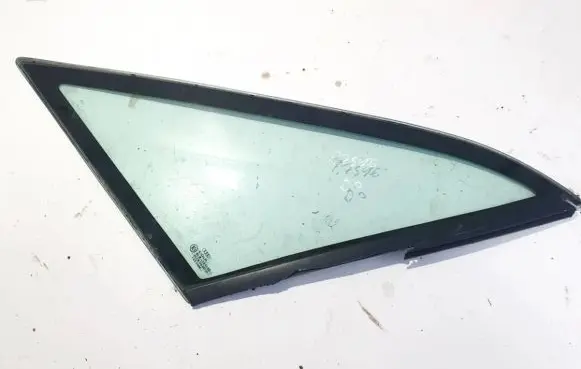 Subaru Legacy Rear side window