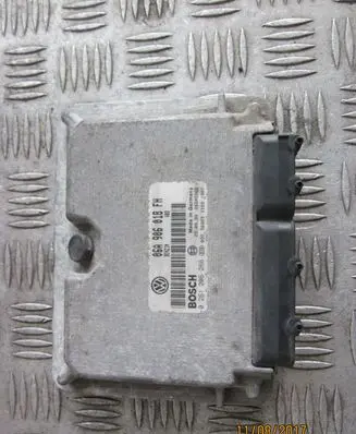 Skoda Octavia Mk1 (1U) Engine control unit/module 06A906018FH 0261206266