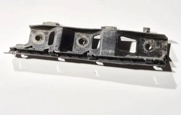 Volkswagen PASSAT B6 Front bumper mounting bracket 3c0807183