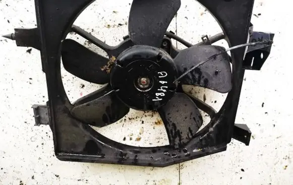 Mazda Premacy Radiator cooling fan shroud