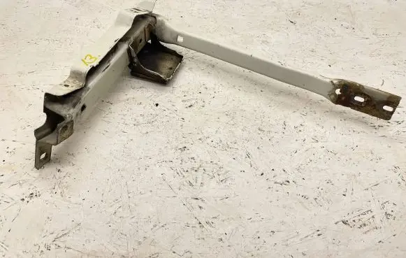 Volkswagen Transporter - Caravelle T4 Radiator support slam panel bracket 