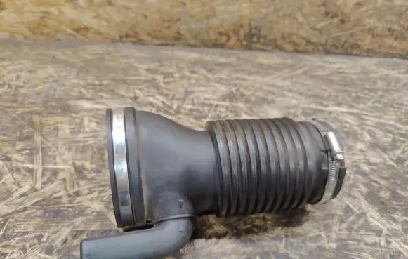Jaguar XJL Air intake duct part AW939R504BA