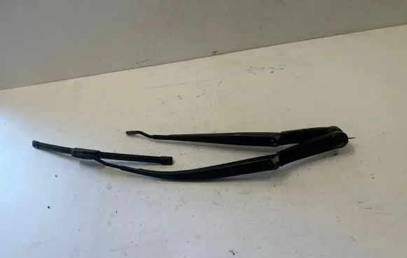 KIA Ceed Front wiper blade arm
