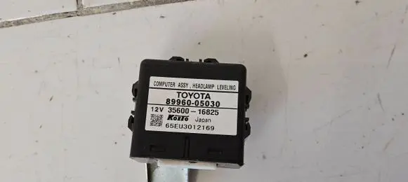Toyota Avensis T250 Light module LCM 8996005030 3560016825 65EU3012169