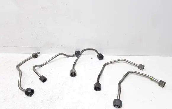 Fuel injector supply line/pipe