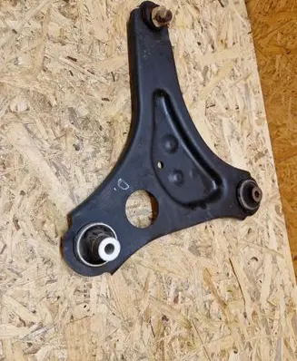 Renault Twingo III Front lower control arm/wishbone D1283R
