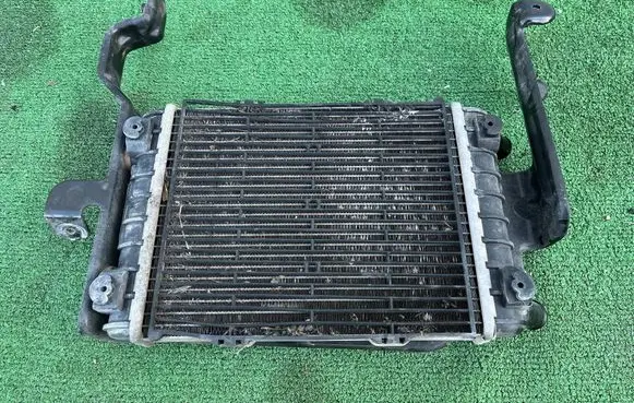Volkswagen Touareg III Coolant radiator 4M0121212D