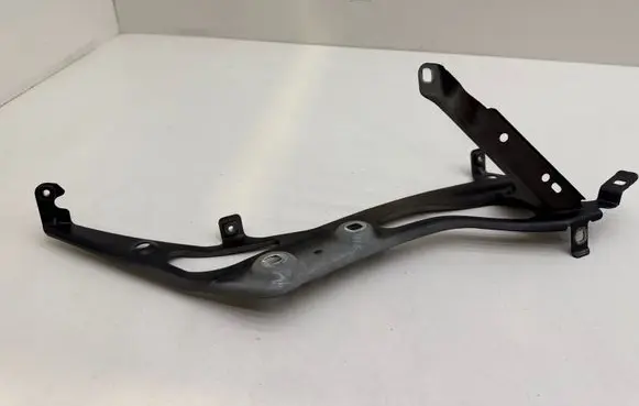 BMW 2 F45 Fender mounting bracket 7297201