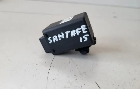 Hyundai Santa Fe Other relay 952402W100