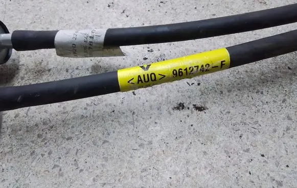 Renault Megane III Gear shift cable linkage 9612742F 8200781046