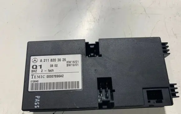 Mercedes-Benz E W211 Seat control module A2118203626 00007896A2 013940