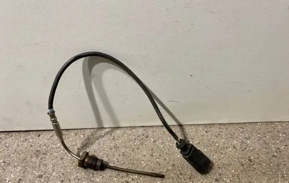 Volkswagen PASSAT CC Exhaust gas temperature sensor 1J0973802