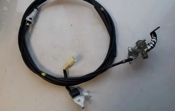 Toyota Corolla Verso AR10 Fuel tank opening switch 