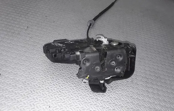 Volvo V50 Front door lock 30753664